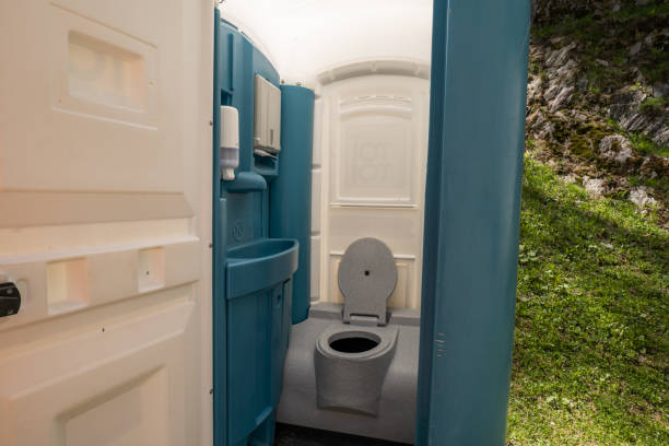 Best Porta potty delivery and setup  in Harrisburg, IL